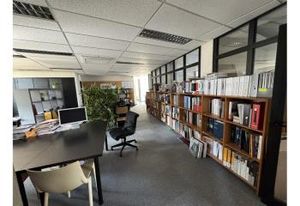 Location bureaux Bourges - Vue lac Auron, proche rocade et bus