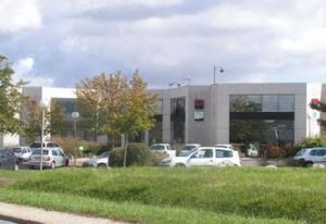 Bureaux à louer Bourges - Proche échangeur autoroutier, aéroport et centre-ville