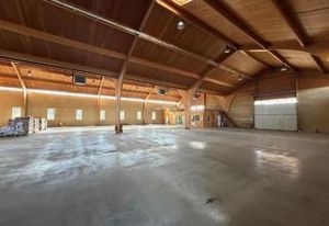 Entrepôt à vendre Caumont-sur-Durance - Parcelle arborée et sécurisée