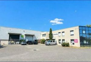 Location batiment industriel Chassieu - Accès bus et site clos