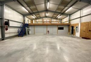 Location local d'activité Voves - Zone ISARE - Mezzanine 60 m²