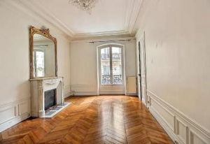 Location bureaux Paris 9 - Proche métro Poissonnière et gare du Nord