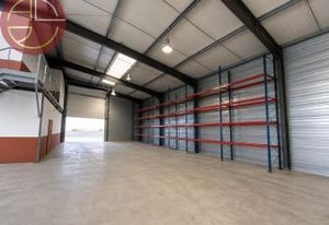Location entrepôt 740 m² Turnéfeuille - Terrain clos 6700 m²