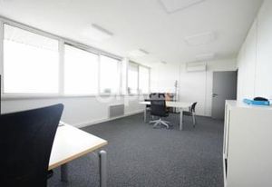 Location bureaux Villefontaine - Proche A43 et bus
