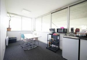 Location bureaux Villefontaine - Proche A43 et bus