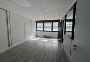 Location bureaux Villeneuve-Loubet - Proche RN7 et autoroute