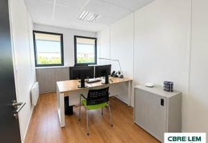Vente bureaux Saint-Contest Parc Athéna - Accès PMR