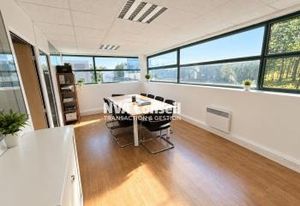 Location bureau Taverny - Proche A115 et transports en commun