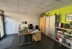 Vente bureaux Bourg-en-Bresse - Plain-pied avec 2 places