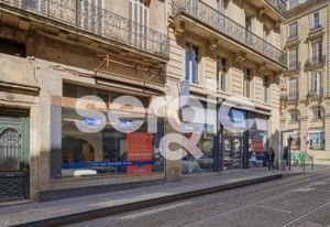 Vente local commercial Bordeaux centre - traversant