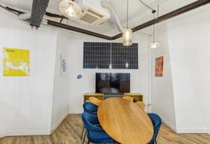 Bureaux à louer Paris 9 près Cadet - Rez-de-chaussée calme