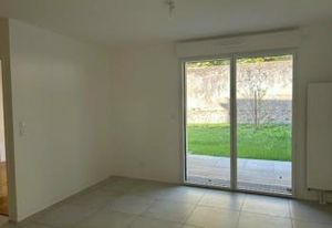 Location bureau Saint-Cyr-sur-Loire - Proche bus et route D952