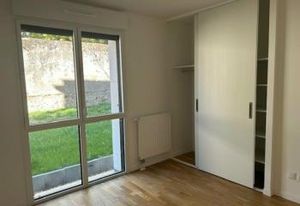 Location bureau Saint-Cyr-sur-Loire - Proche bus et route D952