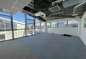 Bureaux à louer Bordeaux Bassins à Flots - Tram B et bus