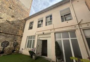 Location bureaux Lyon 9 - Fond de cour, proche métro et bus Vaise