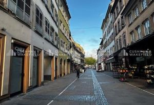 Location local commercial rue piétonne Strasbourg - Krutenau