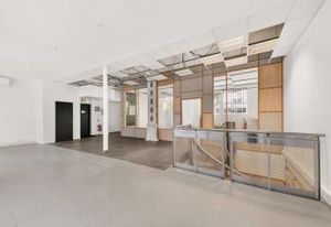 Location bureaux Paris 11 - Rue des Boulets, verrière et accès PMR