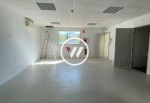 Location bureaux Gémenos - Proche A50, A502 et transports en commun