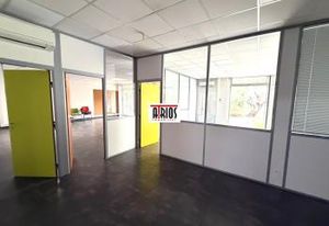 Location bureaux La Garde - Zone Industrielle, 17 places de parking