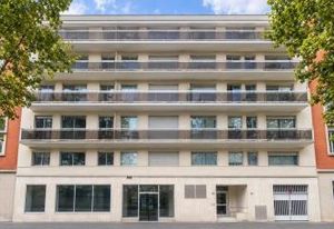 Location bureaux Paris 20 - Porte de Vincennes, vitrine 10m