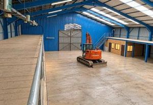 Location local d'activité Vitré - Cellule vitrée 500 m²