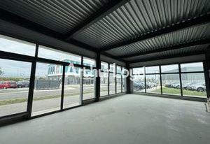 Location local commercial neuf Tours Nord - Forte visibilité