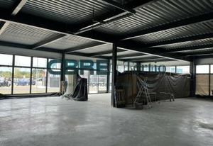 Location local commercial neuf Tours Nord - axe structurant