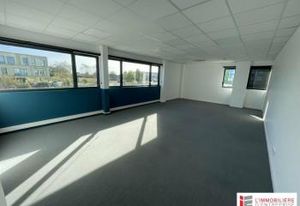 Location bureaux Brest 1er étage - Proche parkings privés