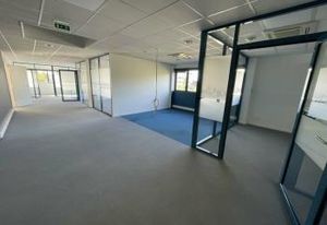 Location bureaux Brest 1er étage - Proche parkings privés
