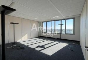 Vente bureaux Le Mans gare Sud - Desservi par bus et train