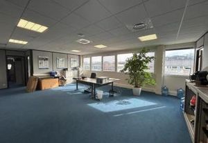 Location bureaux Bièvres - Proche RER C et A86