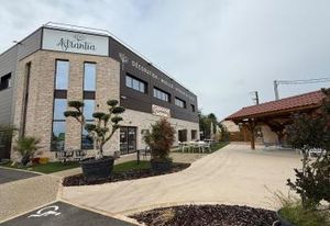 Location batiment commercial indépendant Attignat - Axe passant