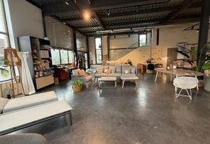 Location batiment commercial indépendant Attignat - Axe passant