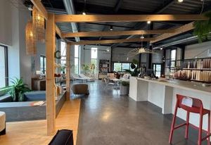 Location batiment commercial indépendant Attignat - Axe passant