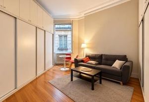 Location bureaux Paris 17 - Immeuble haussmannien avec accès PMR