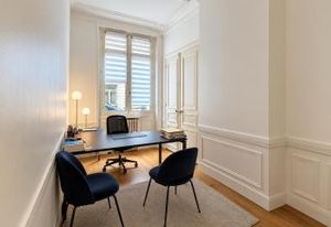 Location bureaux Paris 17 - Immeuble haussmannien avec accès PMR
