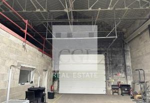 Location local d'activité Chassieu - Terrain clos 700 m²