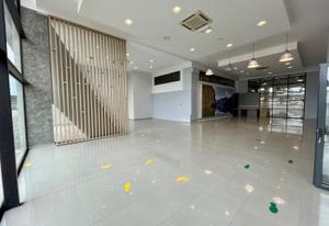Location local commercial Puget-sur-Argens - Proche A8 et RN7