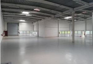 Location local d'activité Trappes - Vitrine commerciale RN10/RN12