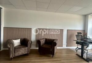 Vente local commercial Francheville - Face rond-point passsant