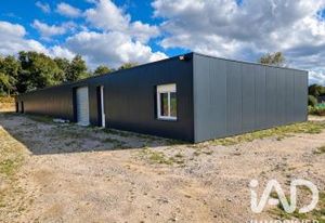 Vente local commercial Saint-Jean-Brévelay - 10 boxes + bureaux