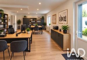 Vente local commercial Saint-Jean-Brévelay - 10 boxes + bureaux