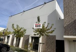 Local d'activité à vendre Cuers - R+1 et accès PMR