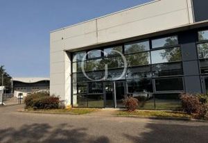 Location bureaux Décines-Charpieu - Proche D112 et transports