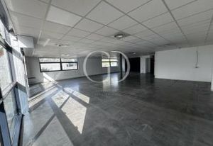 Location bureaux Décines-Charpieu - Proche D112 et transports