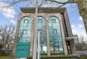 Bâtiment bureaux et activité à vendre L'Haÿ-les-Roses - 21 places de parking