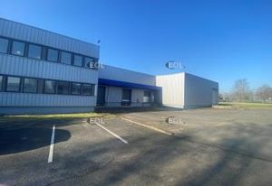 Location immeuble activité/stockage Louvres - Proche RER D et Aéroport CDG