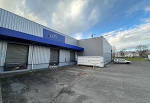 Location immeuble activité/stockage Louvres - Proche RER D et Aéroport CDG