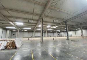 Entrepôt avec bureaux à louer Bussy-Saint-Georges - Proximité A4, A104, RER A