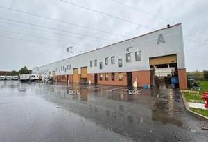 Local d'activités et bureaux à louer Le Coudray-Montceaux - Proche A6